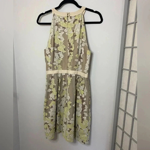 BCBG MaxAzria - 'Cailyn' Dress - Floral/Lace patterned Dress - Size 6 - Picture 5 of 11